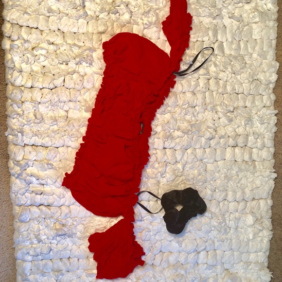 Forever 21 off the shoulder red crop top - Picture 2 of 4